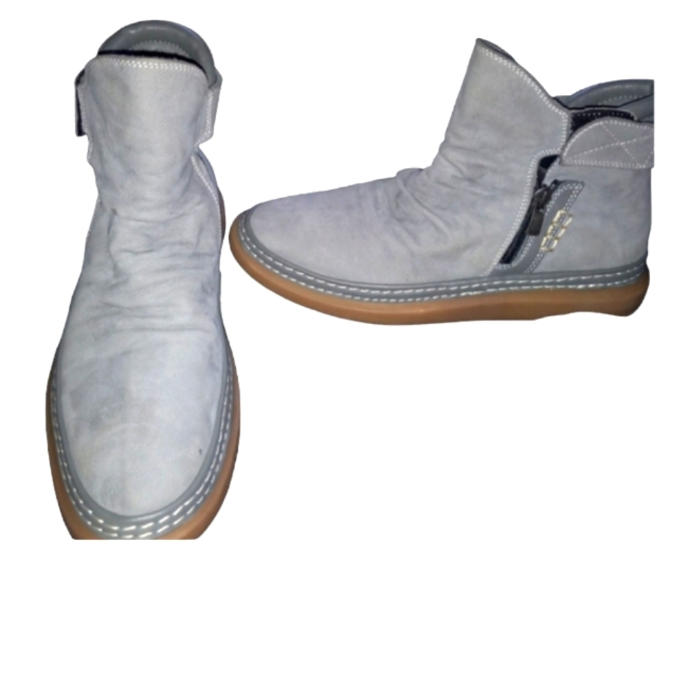NWOT knubuck boots size 9